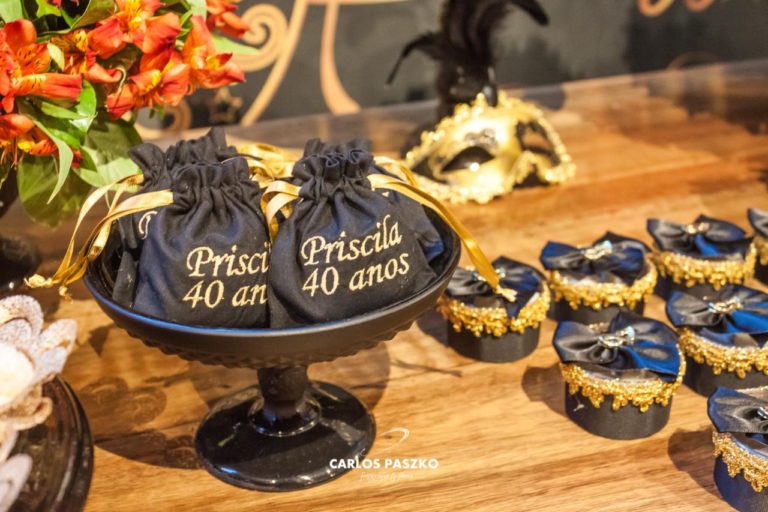 Como organizar uma festa de aniversário para adultos?